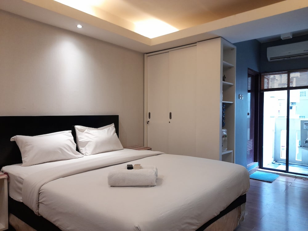 modern studio room at gateway ahmad yani cicadas apartment
