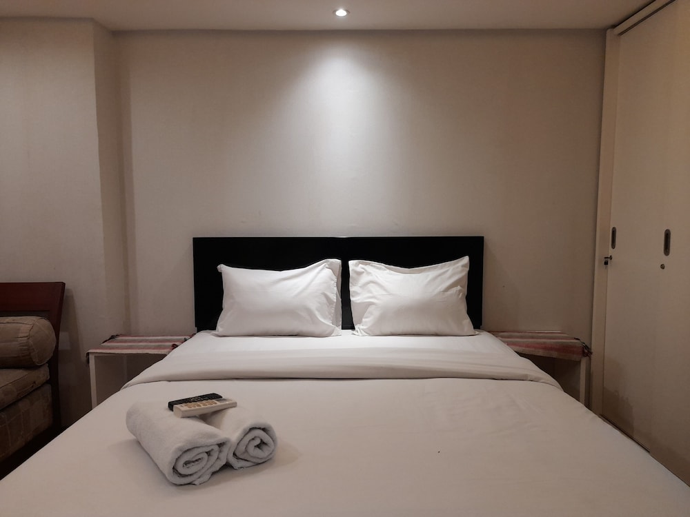 modern studio room at gateway ahmad yani cicadas apartment