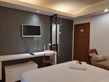 Modern Studio Room At Gateway Ahmad Yani Cicadas Apartment,,0 star