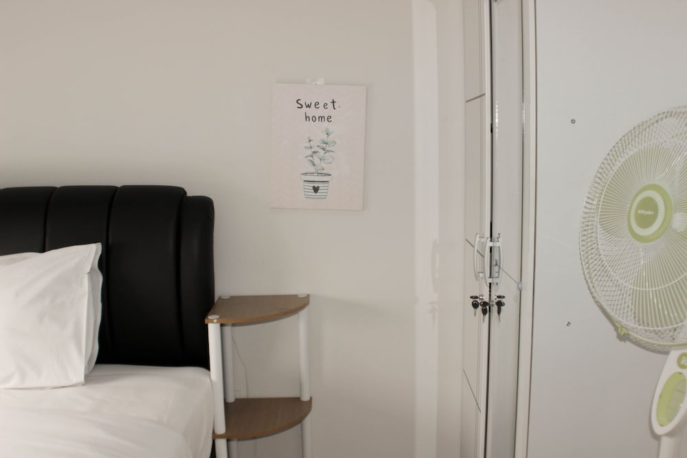 minimalist and comfort 2br at springlake summarecon bekasi apartment