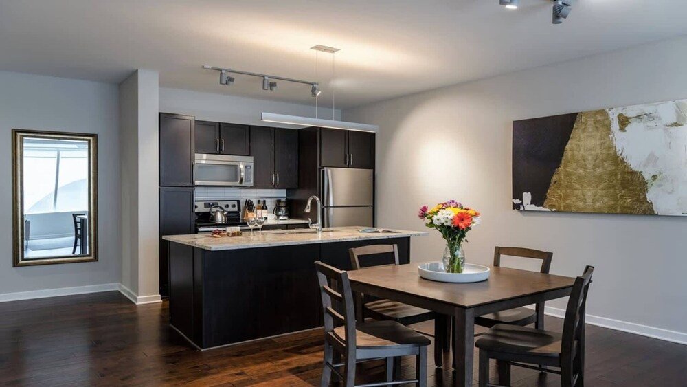 cozysuites gorgeous 1br 1ba apartment downtown