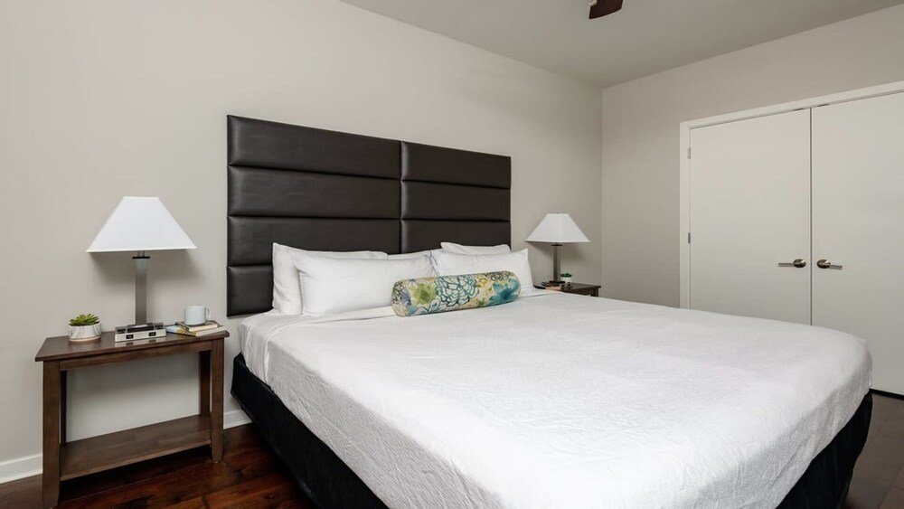 cozysuites gorgeous 1br 1ba apartment downtown