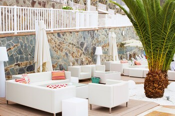Servatur Altamadores,Near Amadores Beach,4 star