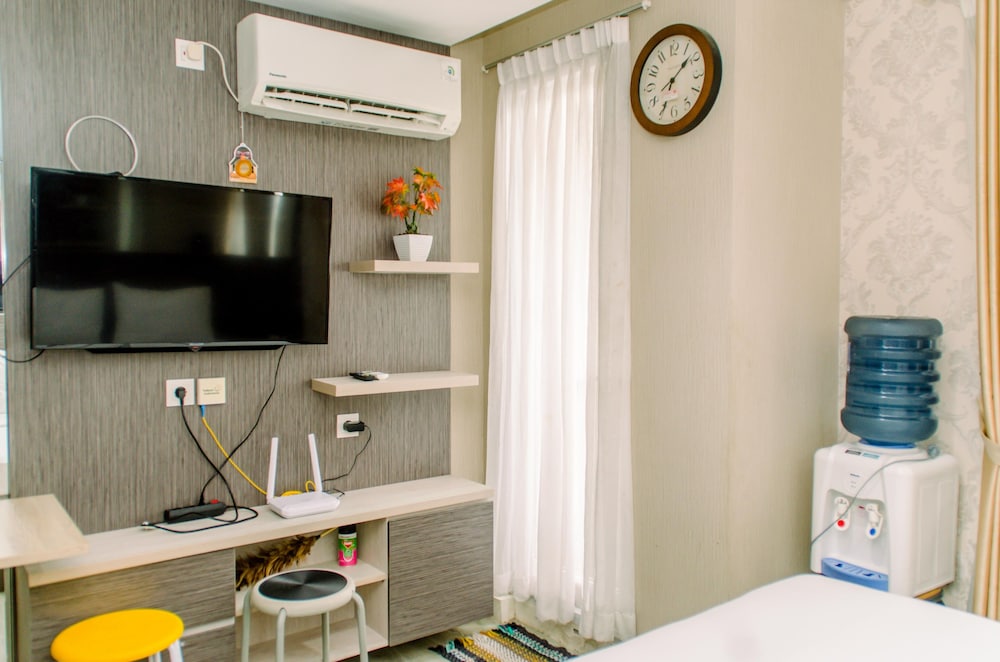minimalist and comfy studio at bintaro icon apartment