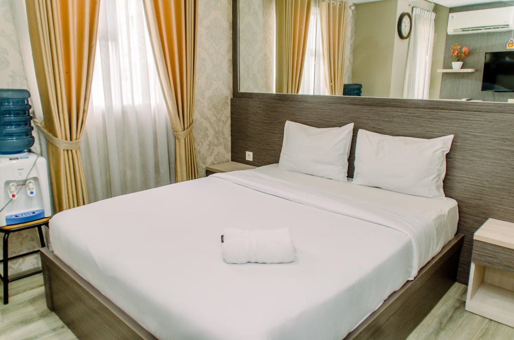 minimalist and comfy studio at bintaro icon apartment