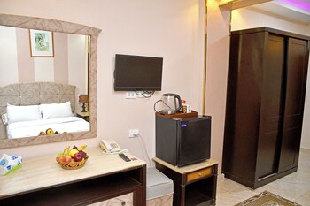 Elite Pyramids View,,3 star