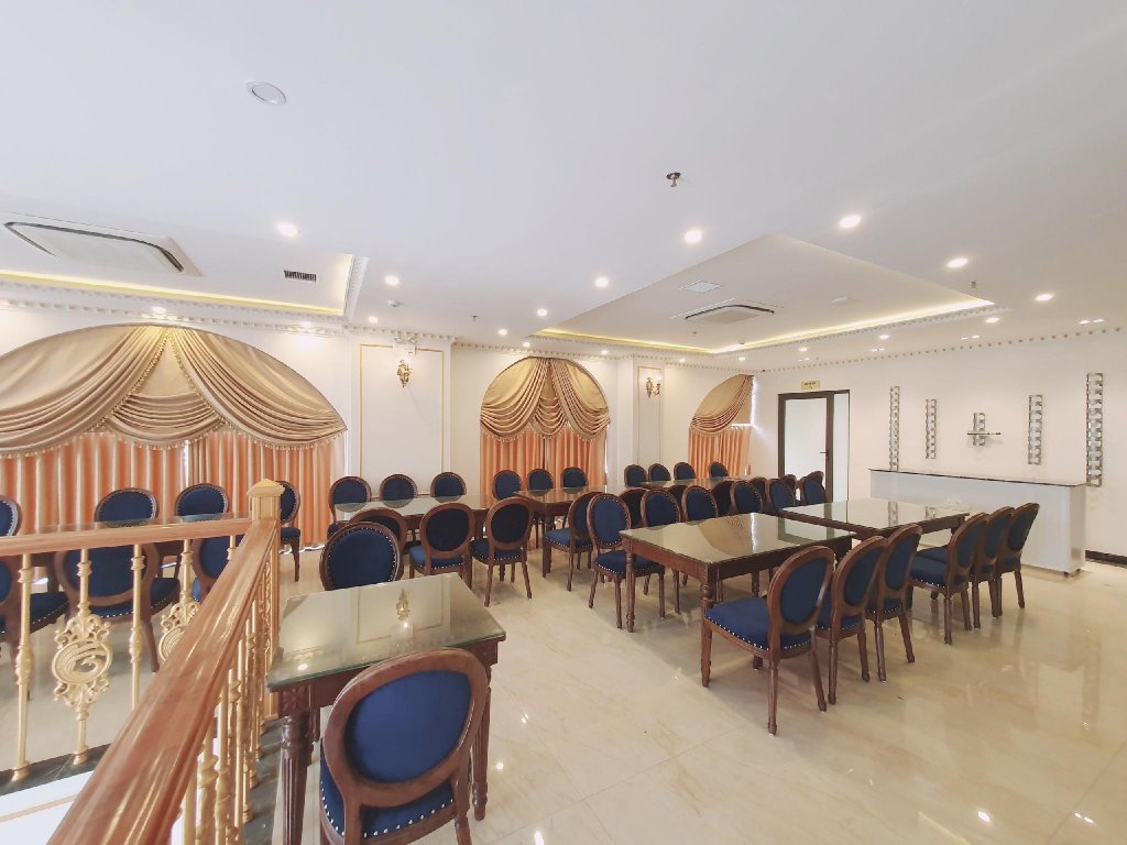 kingdom hotel cua lo