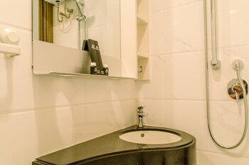 cozy and minimalist studio at sky house bsd apartment