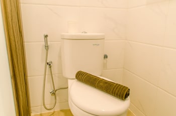 cozy and minimalist studio at sky house bsd apartment