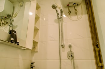 cozy and minimalist studio at sky house bsd apartment