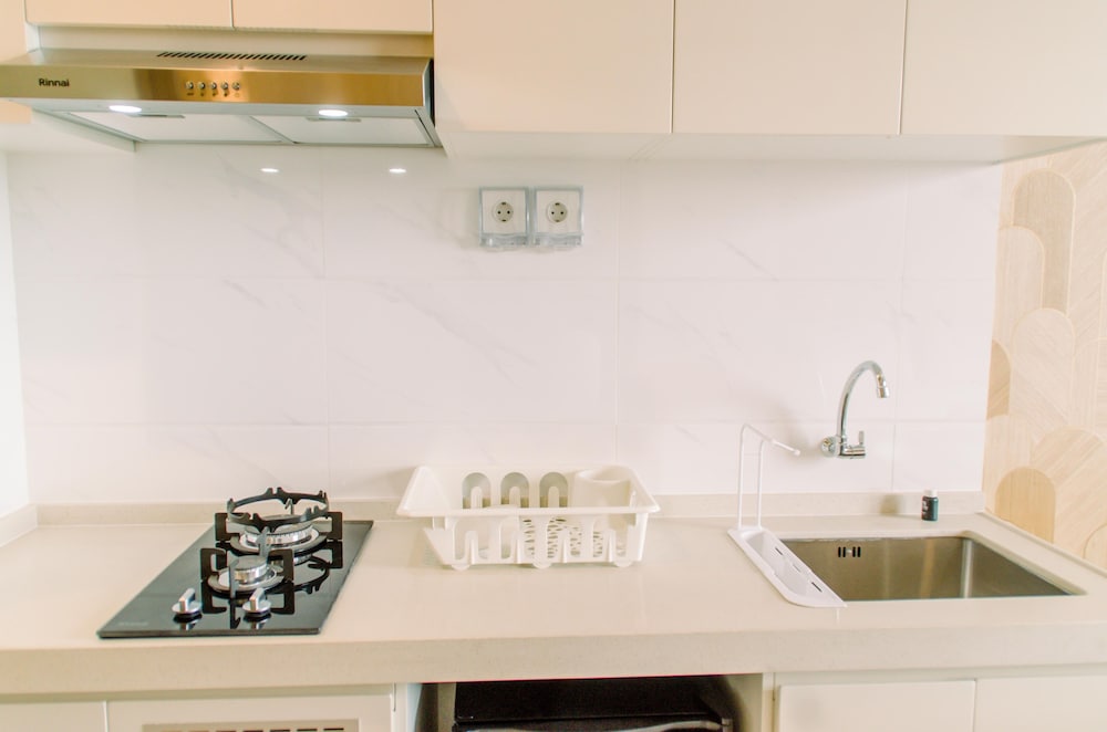 cozy and minimalist studio at sky house bsd apartment