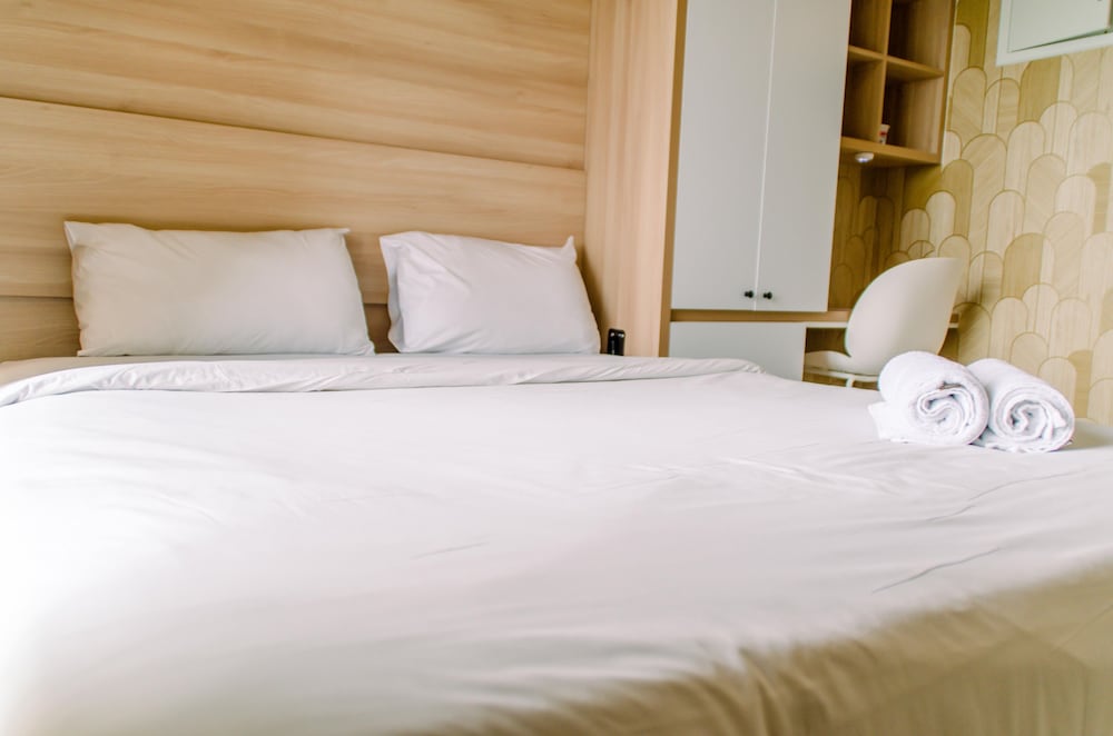 cozy and minimalist studio at sky house bsd apartment