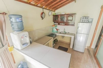 sari bamboo bungalows