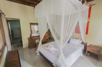 sari bamboo bungalows