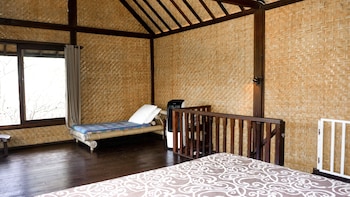sari bamboo bungalows