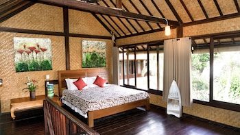 sari bamboo bungalows