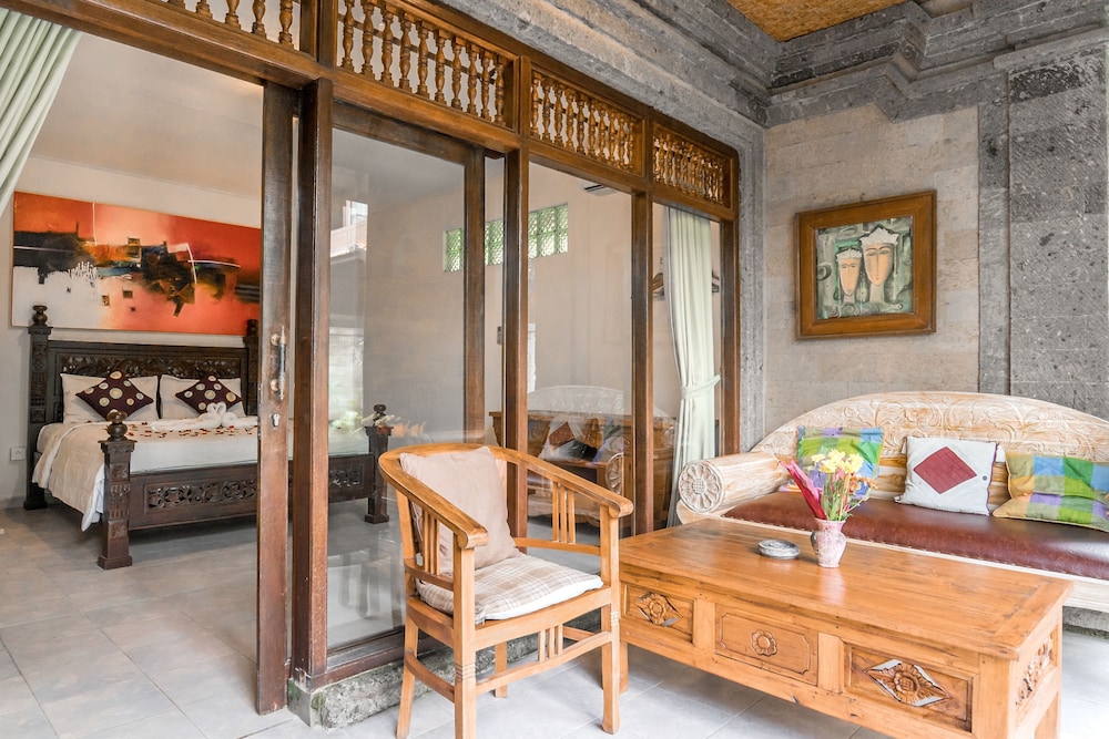 sari bamboo bungalows