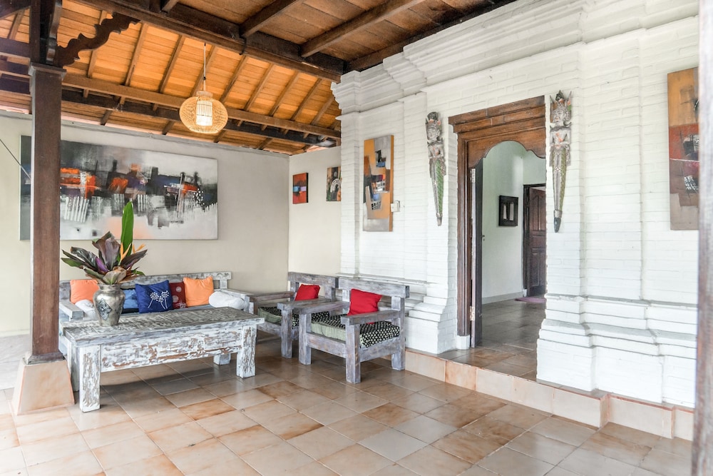 sari bamboo bungalows