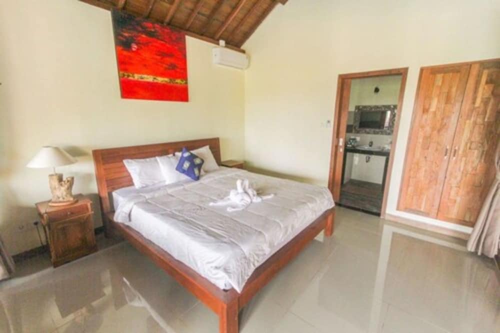 sari bamboo bungalows