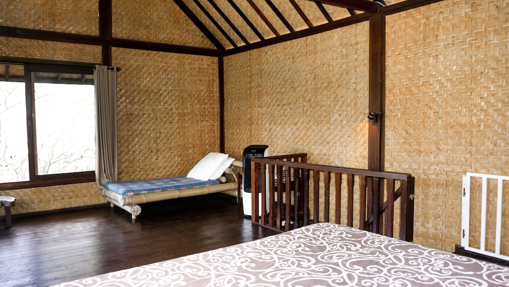 sari bamboo bungalows