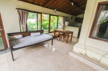 sari bamboo bungalows