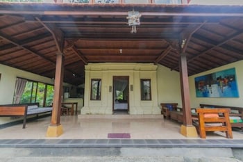 sari bamboo bungalows