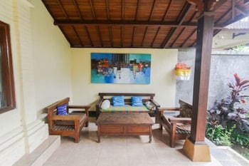 sari bamboo bungalows