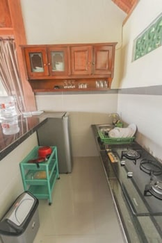 sari bamboo bungalows