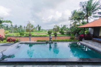 sari bamboo bungalows