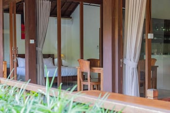 sari bamboo bungalows