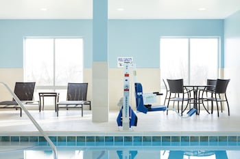Holiday Inn Express South Haven, An Ihg Hotel,,2.5 star
