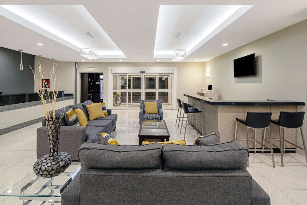 la quinta inn and suites by wyndham mercedes outlet mall