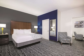 la quinta inn and suites by wyndham mercedes outlet mall