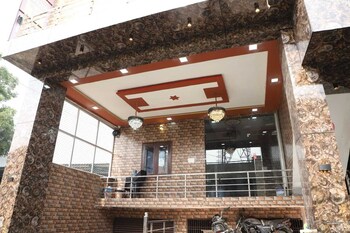 shri laddu gopal guest house