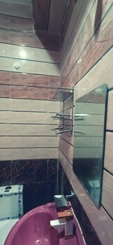 shri laddu gopal guest house