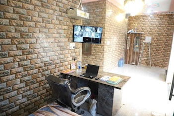 shri laddu gopal guest house