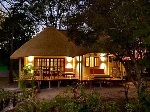 ndhovu safari lodge