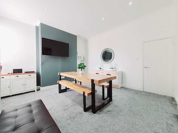 dysa bloomfield house