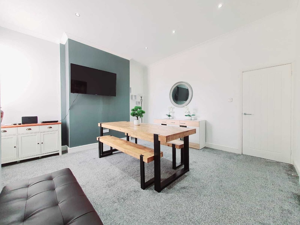 dysa bloomfield house