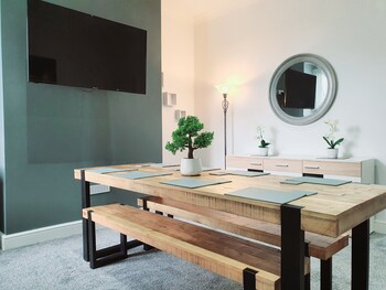 dysa bloomfield house