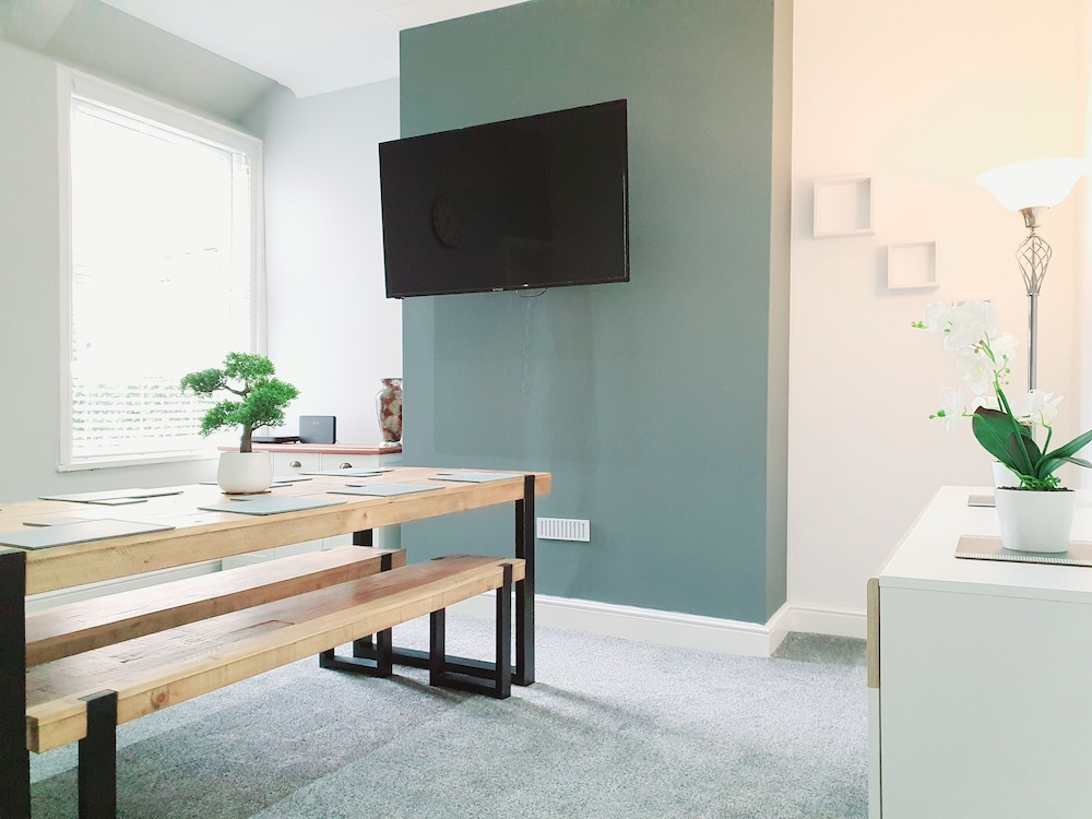 dysa bloomfield house