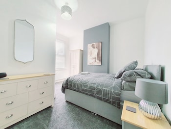 dysa bloomfield house