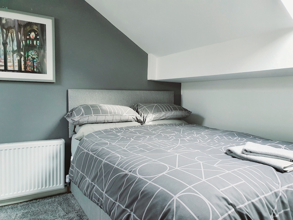 dysa bloomfield house