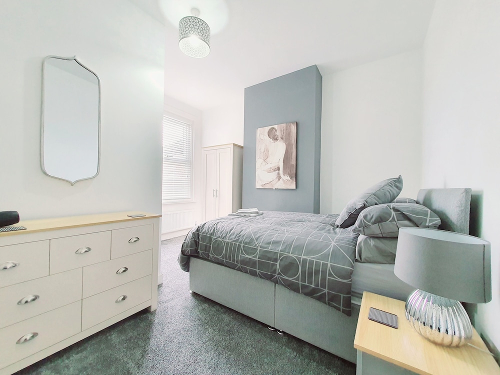 dysa bloomfield house