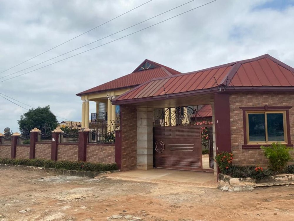 beautiful 2 bed apartment in kumasi