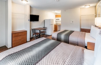 hometowne studios by red roof louisville