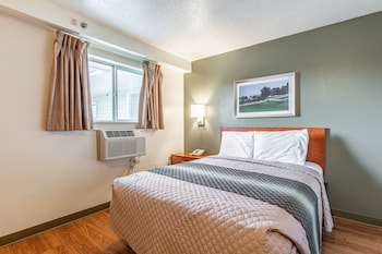 hometowne studios by red roof louisville