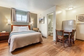 hometowne studios by red roof louisville