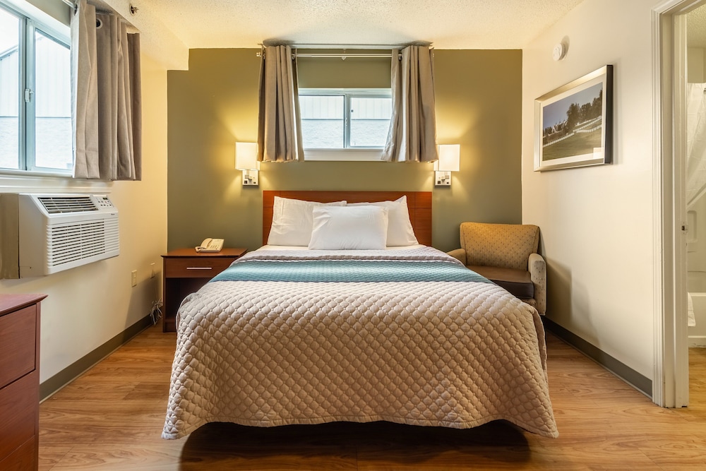 hometowne studios by red roof louisville