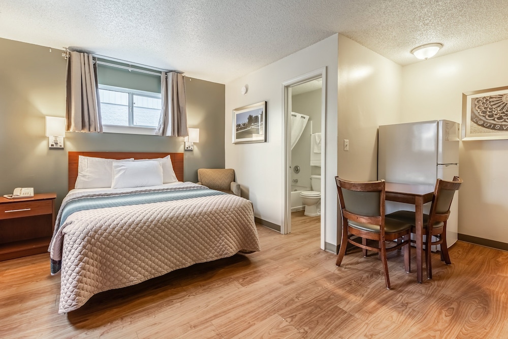 hometowne studios by red roof louisville